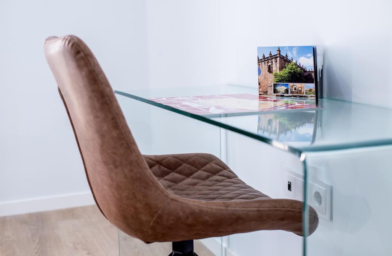 Apartamentos Turisticos Moret11-1B กาเซเรส ภายนอก รูปภาพ